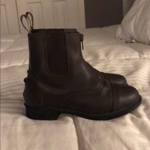 Kids Equestrian Zip Up Paddock Bootsby Middleburg